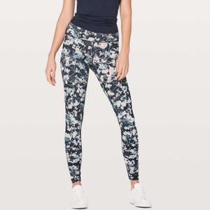 Lululemon wunder under